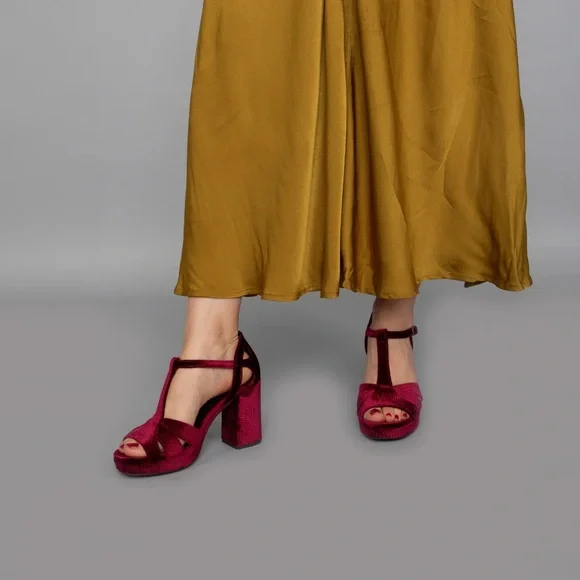 Esska Valerie Heels in Raspberry Velvet - Picture 4 of 10